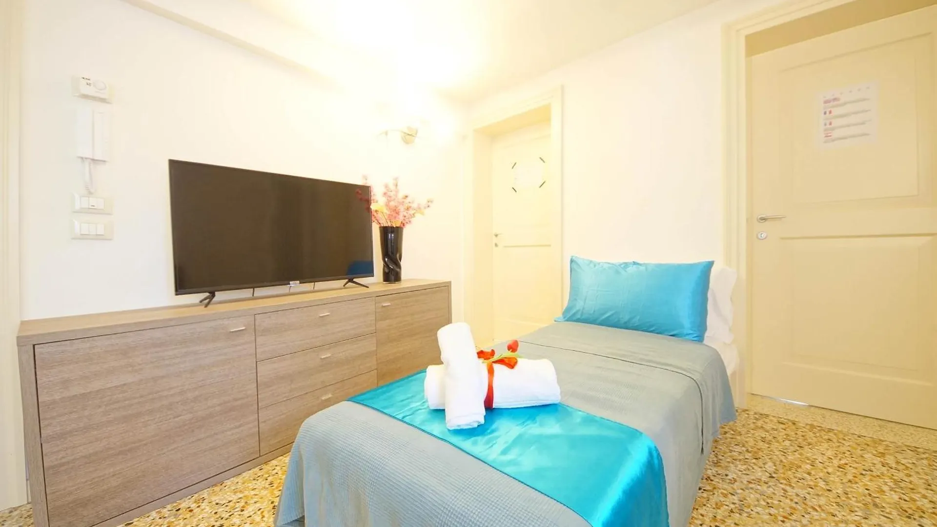 ונציה Sant'Aponal Apartment Rialto