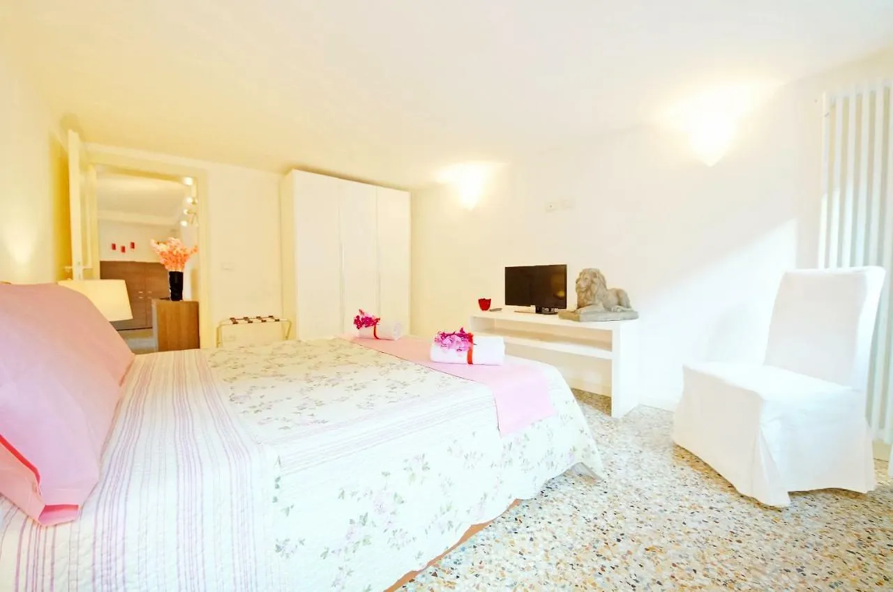 ונציה Sant'Aponal Apartment Rialto איטליה